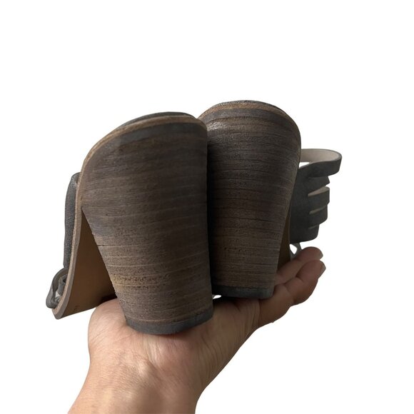 Dolce Vita Gray Metallic Strappy Chunky Stacked Heel Slip On Sandals Size 9.5 - Picture 4 of 7